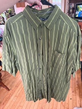 REI Olive Green Striped Short-Sleeve Button-Up Shirt